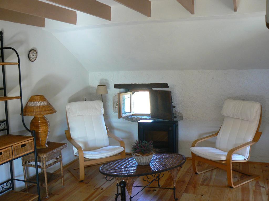 Le Petit Moulin Bed & Breakfast Saint-Hilaire  Room photo